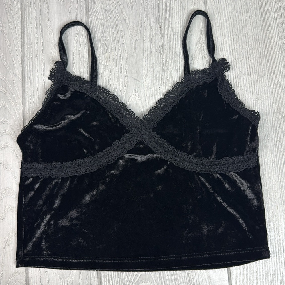 Black velour crop top, medium - Picture 5 of 8